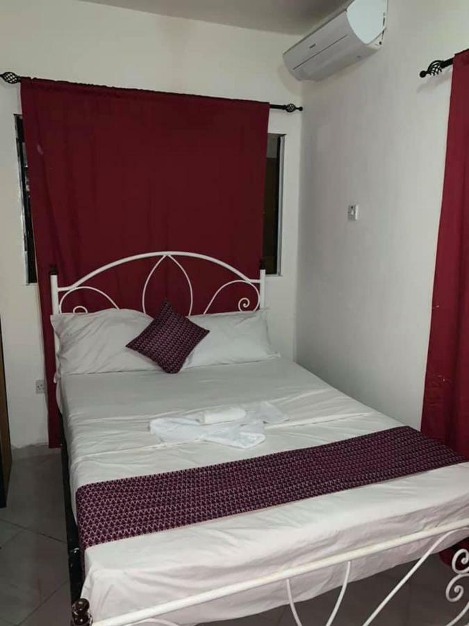 Vlv International Guest House Kololi Extérieur photo