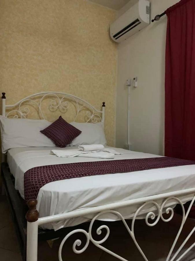 Vlv International Guest House Kololi Extérieur photo