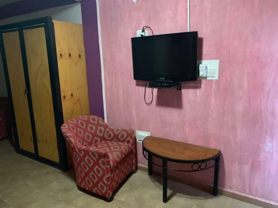 Vlv International Guest House Kololi Extérieur photo